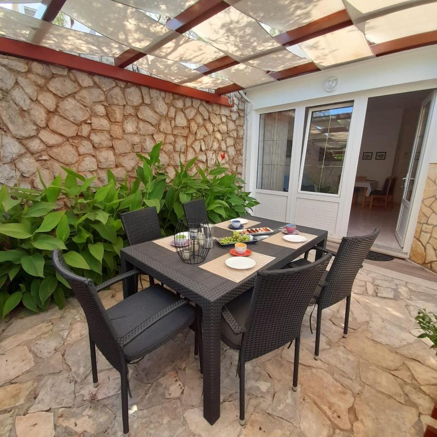 2-Bedroom Apartment 300M From Beach In Punat Exterior photo