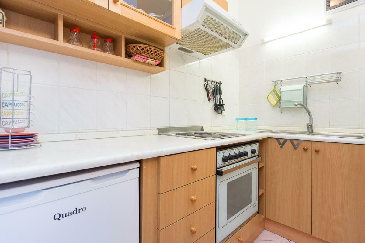2-Bedroom Apartment 300M From Beach In Punat Exterior photo